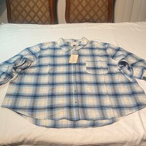 Universal Thread Blue and White Plaid Button-Down Shirt